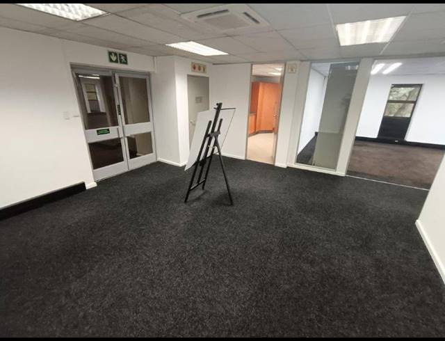 BUSINESS PROPERTY TO RENT IN BRYANSTON